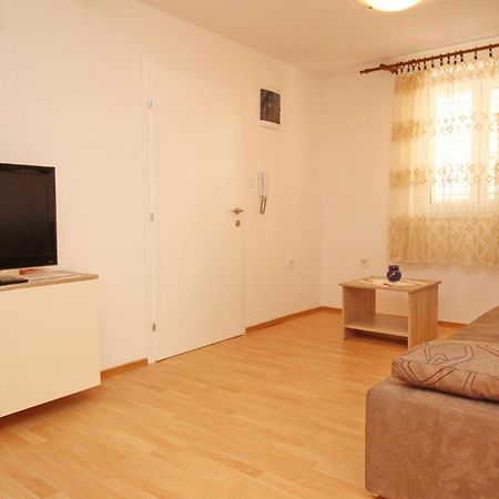 Apartments Vasilic-Cugalj-Smokvina Башка Экстерьер фото